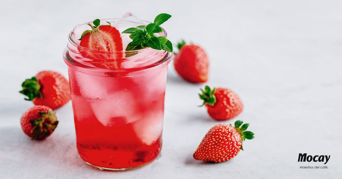 vaso con Strawberry Iced Tea